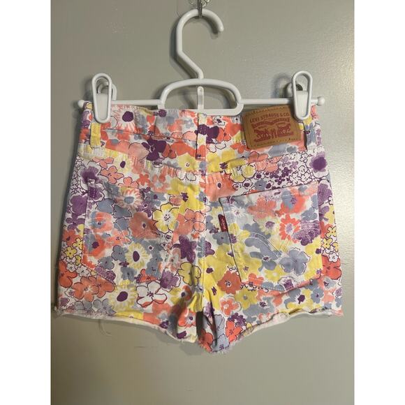 Levi Girls Flower Shorts - Picture 4 of 4
